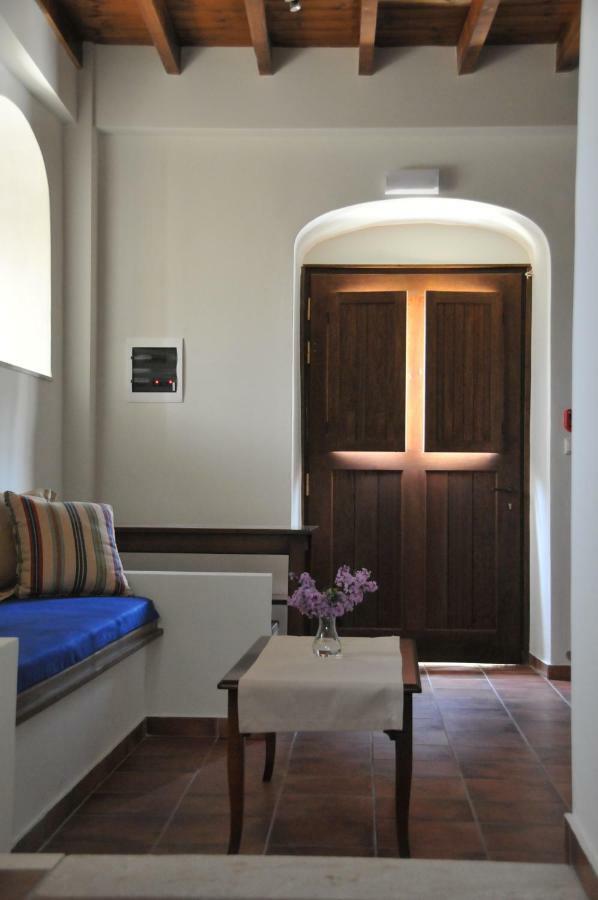 Aparthotel Ilakia Tholon Esterno foto