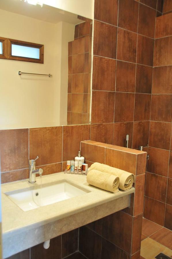 Aparthotel Ilakia Tholon Esterno foto